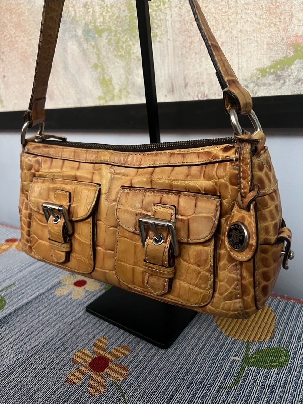 Dooney & Bourke RARE Croc-Embossed Shoulder Bag in Tan - Picture 3 of 10